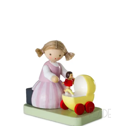 Mädchen mit Puppe und Puppenwagen, von Flade